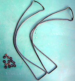 �������i