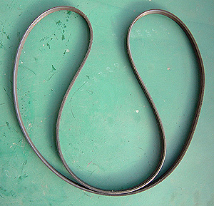 �������i